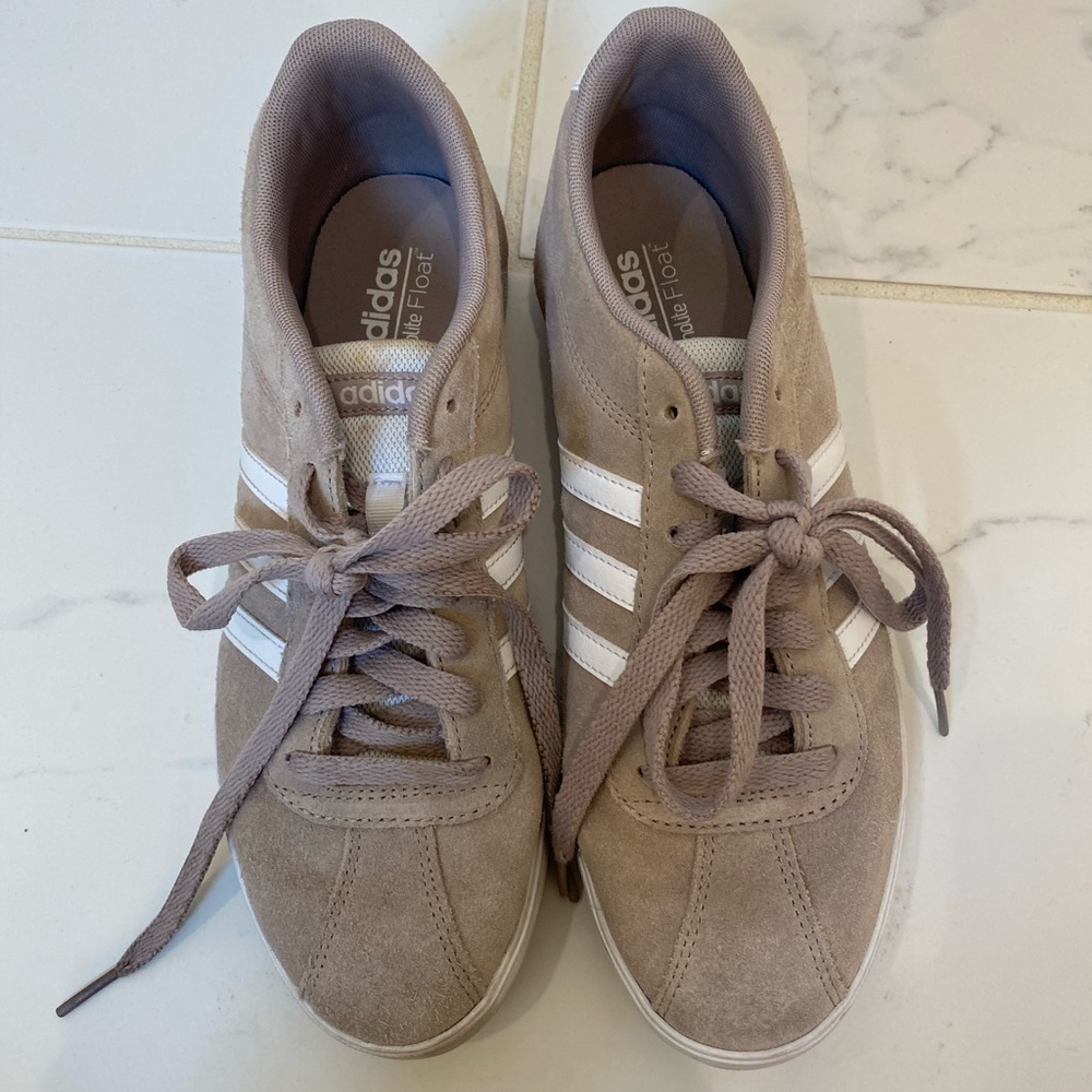 Adidas Sneakers